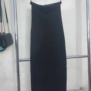Strapless long black dress with a slit in the back